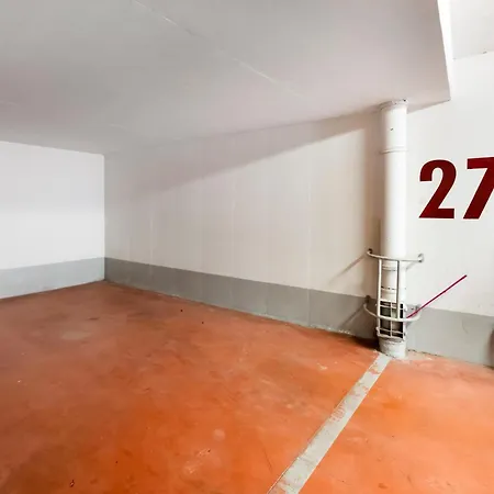 Bellevue - Two Bedroom With Terrace And Private Garage Apartment