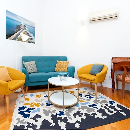 Apartment Bellevue - Two Bedroom With Terrace And Private Garage