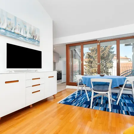 Bellevue - Two Bedroom With Terrace And Private Garage * Rovinj