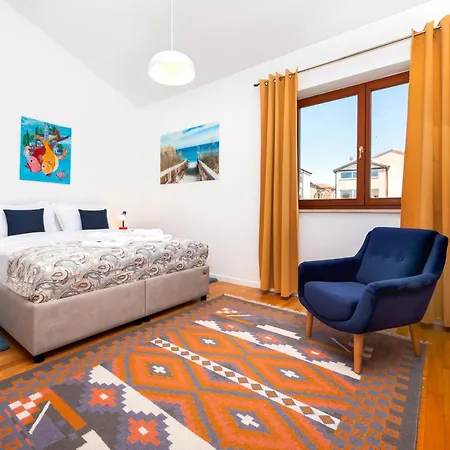 Bellevue - Two Bedroom With Terrace And Private Garage *
