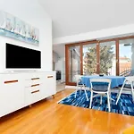 Bellevue - Two Bedroom With Terrace And Private Garage * Rovinj