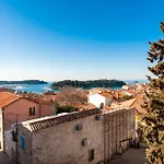 Apartament Bellevue - Two Bedroom With Terrace And Private Garage