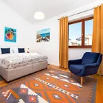 Bellevue - Two Bedroom With Terrace And Private Garage *