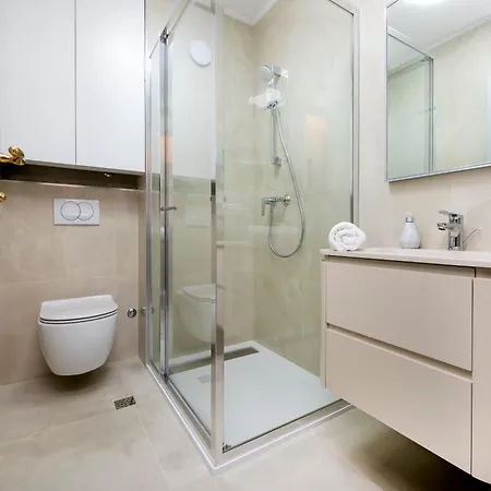 Apartament Bellevue - Two Bedroom With Terrace And Private Garage Rovinj